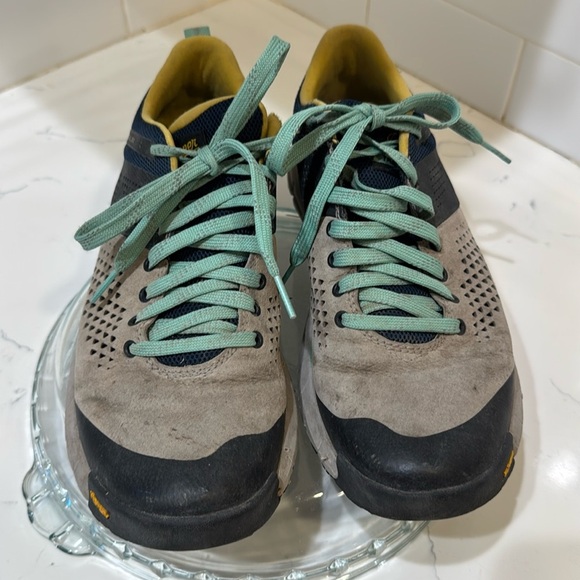 Danner Shoes - Danner Trail 2650 Suede Hiking Shoes Grey grip outsole Size: 9 EU 40